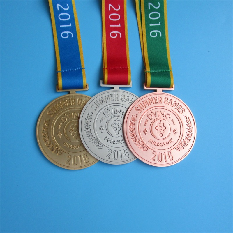 Médailles de récompense de logo personnalisées avec bronze en argent en or ruban Cycling Running Marathon Metal Sports Metal Médailles