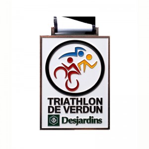 Médaille de sport en métal sur la forme personnalisée pour la médaille de triathlon en gros